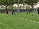 Laatste training S.K.N.W.K. JO7-1 van seizoen 2022-2023 (partijtje tegen de ouders) (54/130)